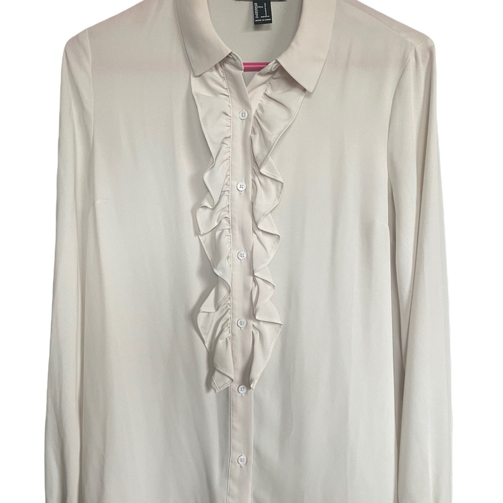 Blouse with ruffles